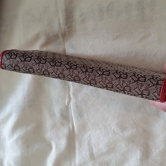 Authentic DKNY zippy wallet - Picture 4 of 12